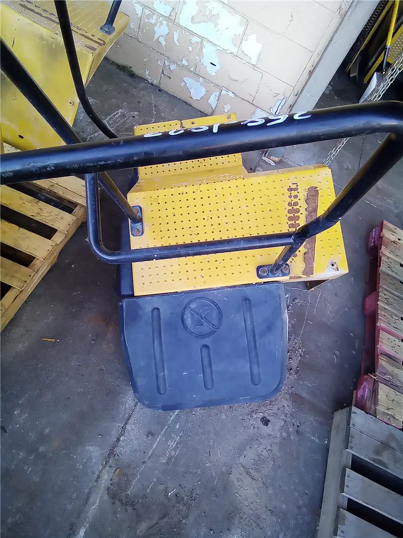 USED LH FENDER image 1