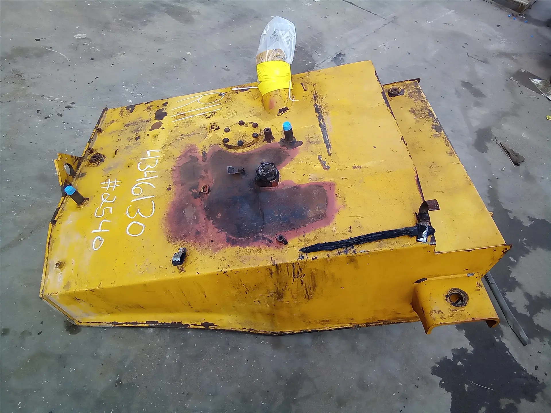 USED FUEL TANK image 1