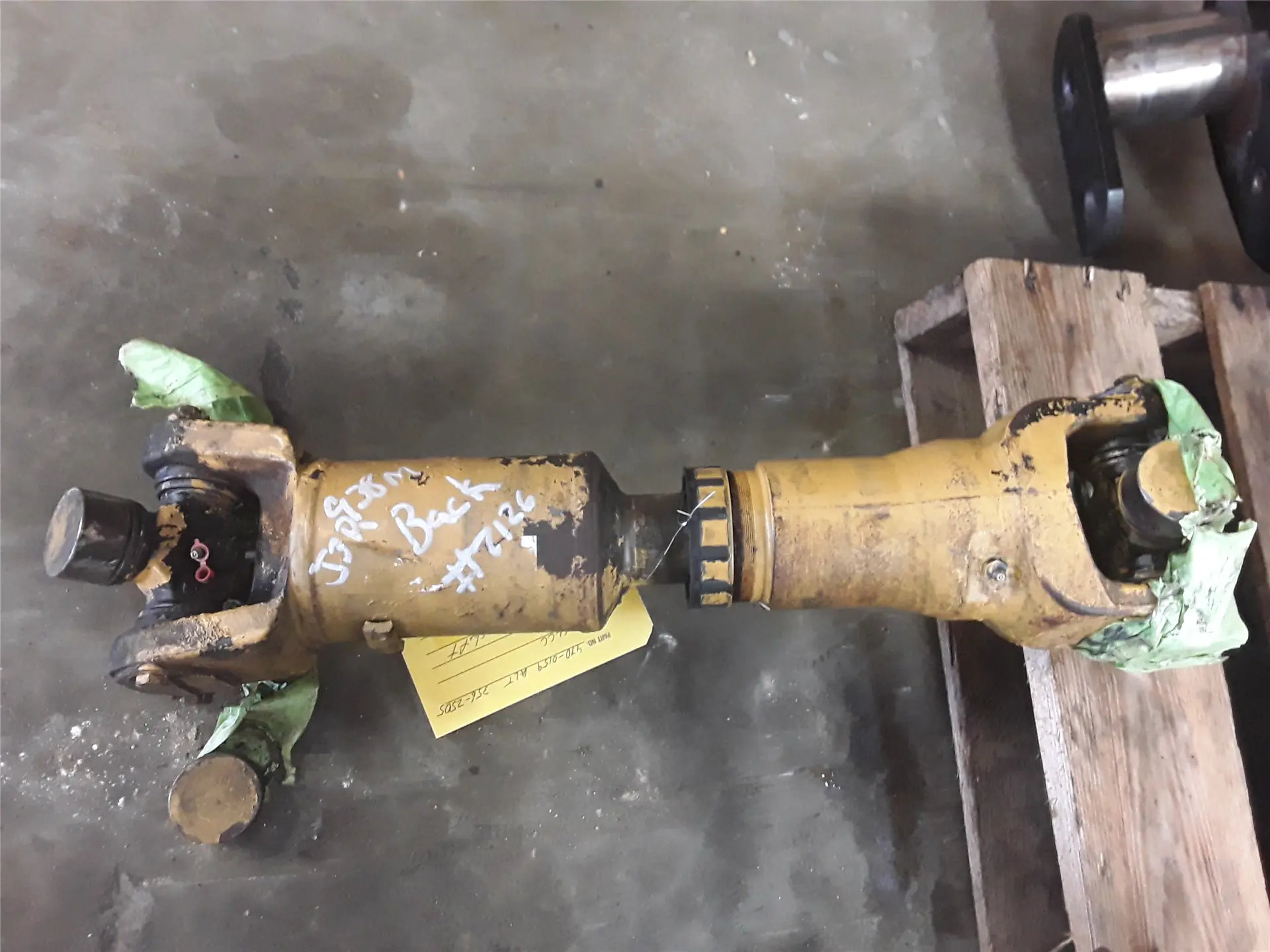 USED REAR SHAFT JO image 1