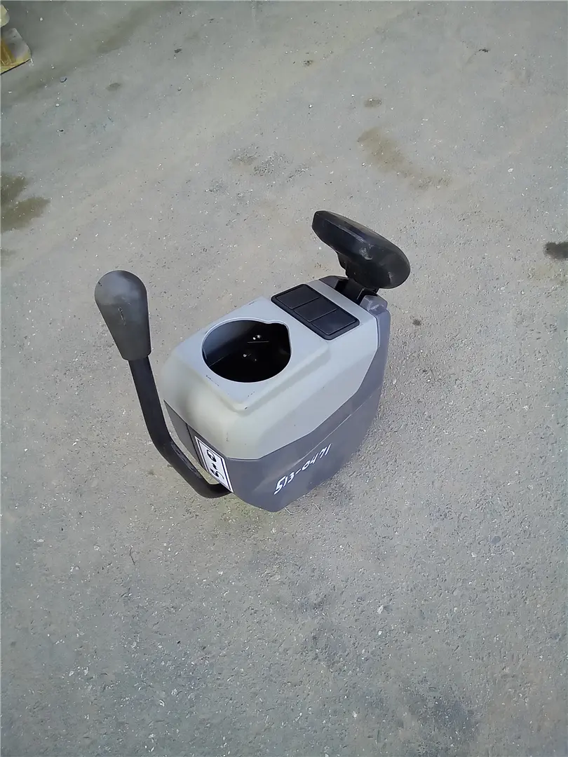 USED LH CONSOLE GP image 1