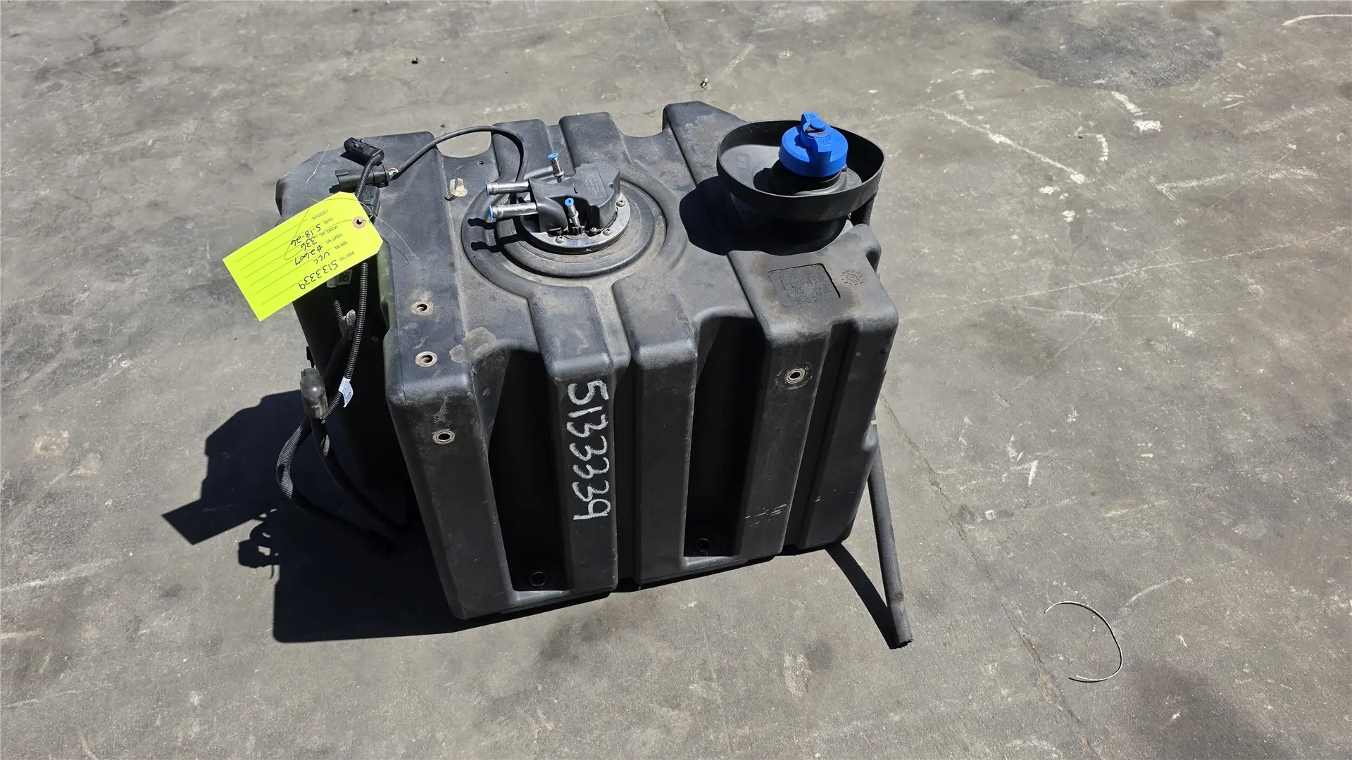 USED DEF TANK GP image 1