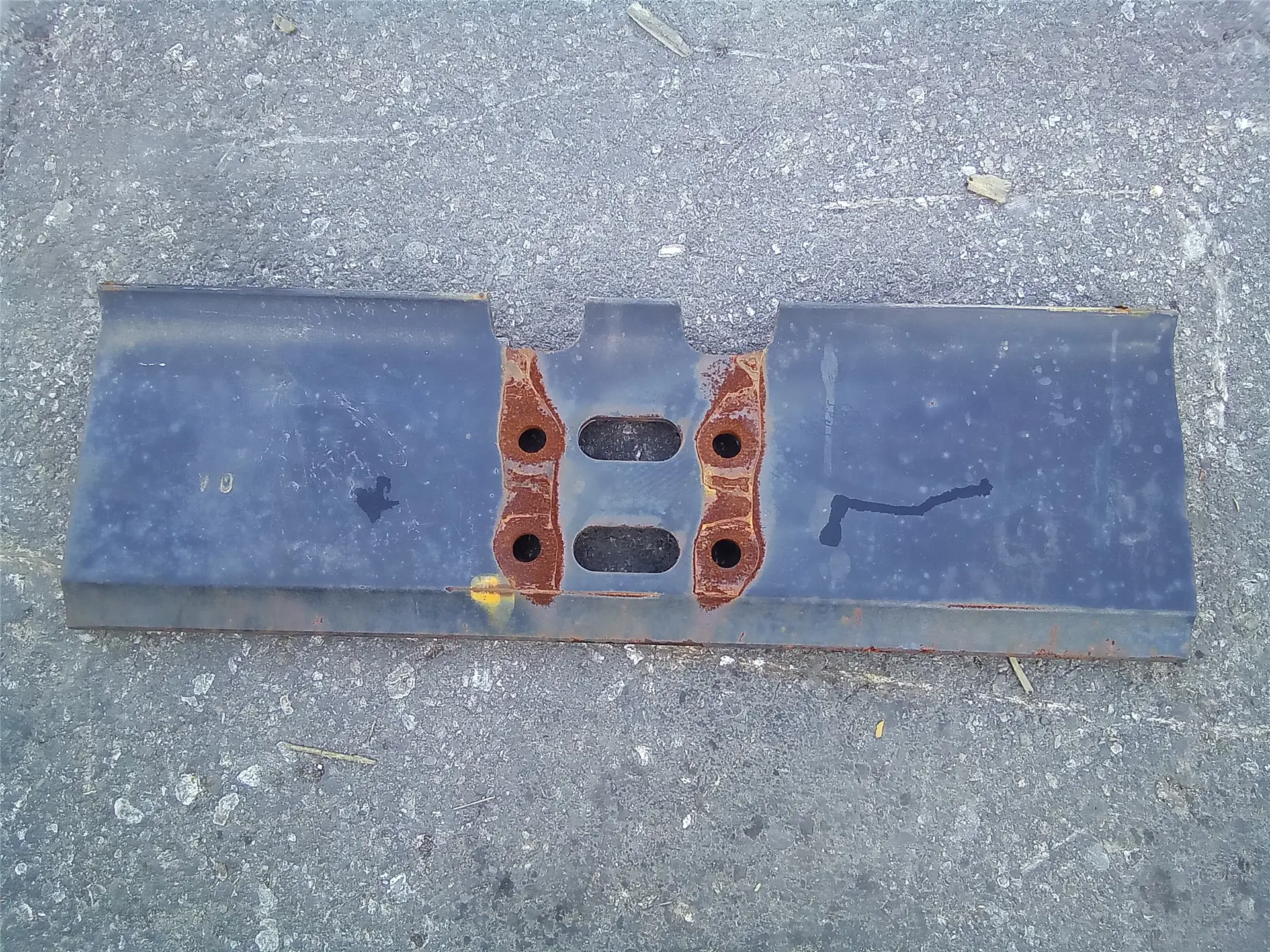 USED TRACK SHOE image 1