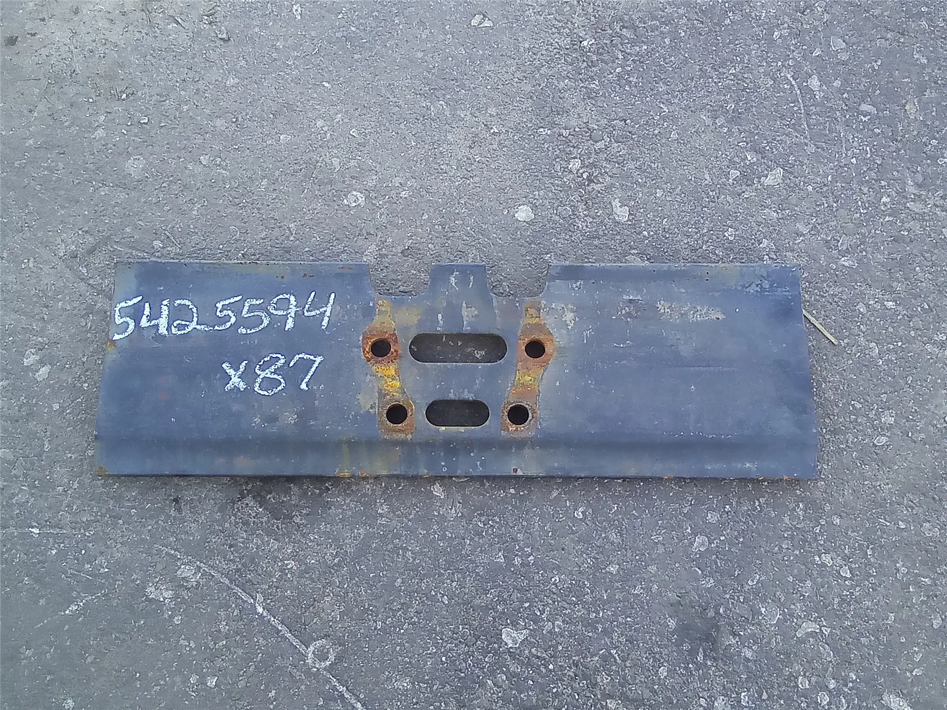 USED TRACK SHOE image 1