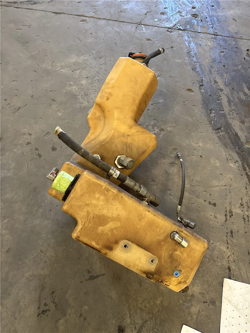 USED HYDRAULIC TAN image 1