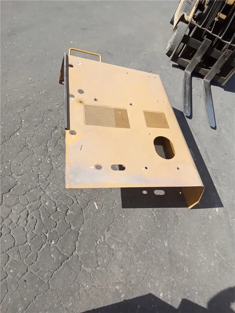 USED HOOD image 1