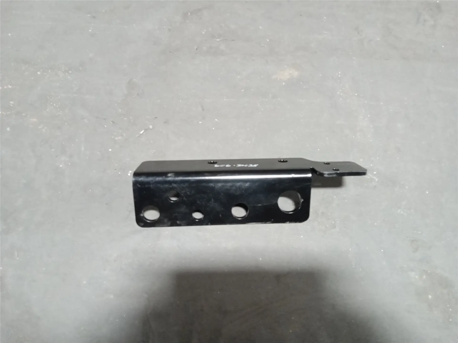 USED BRACKET image 1