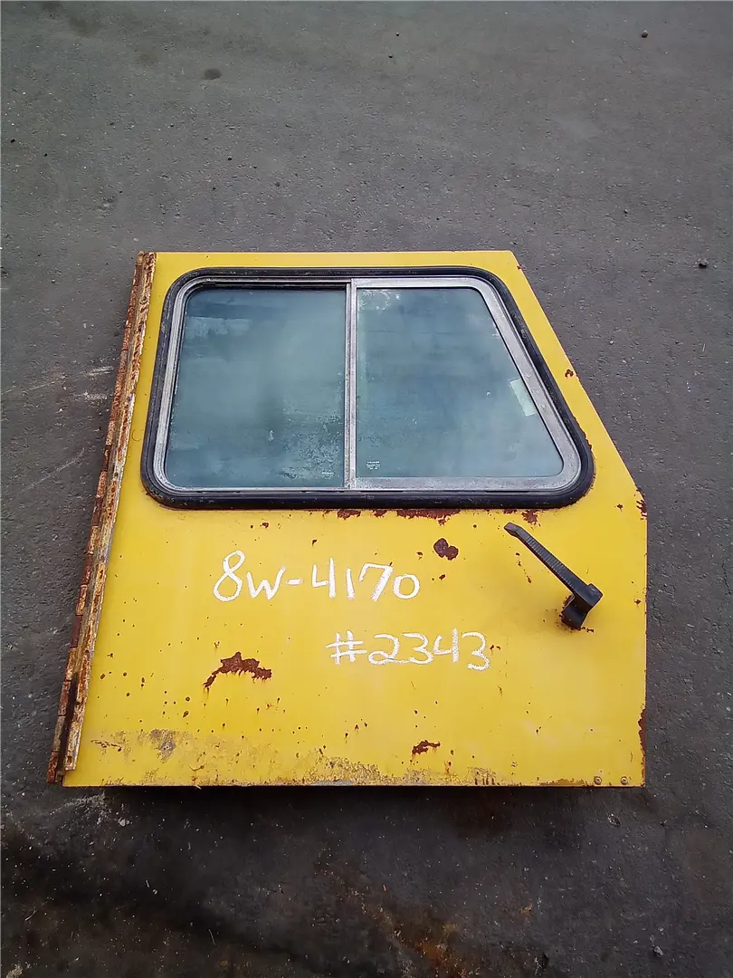 USED RH CAB DOOR image 1