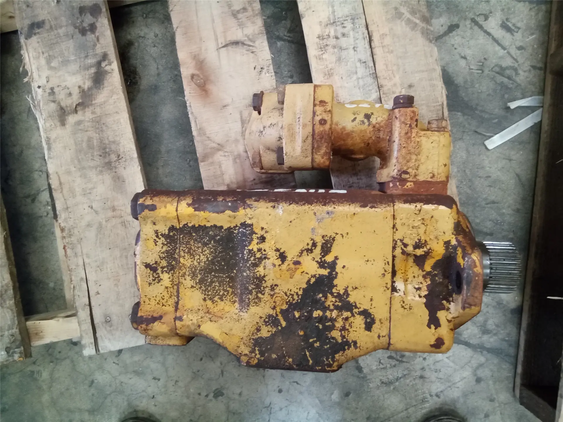 USED HYDRAULIC PUM image 1