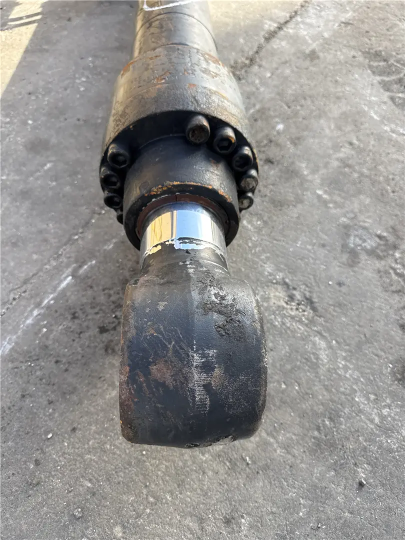 USED HYD CYL image 1