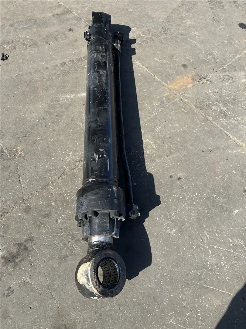 USED BUC CYLINDER image 1