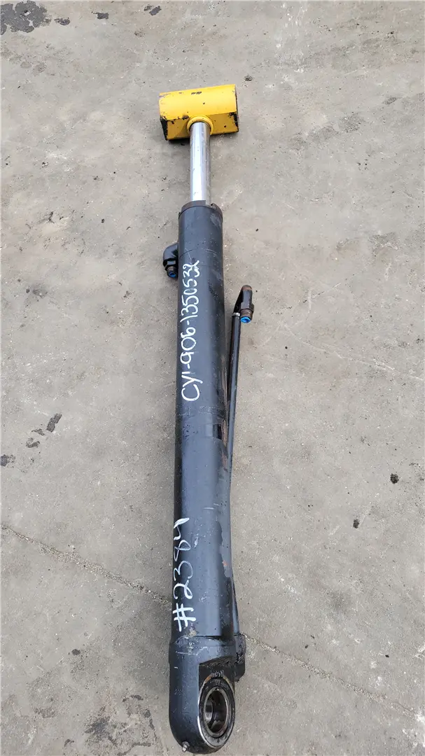 USED LIFT CYL image 1