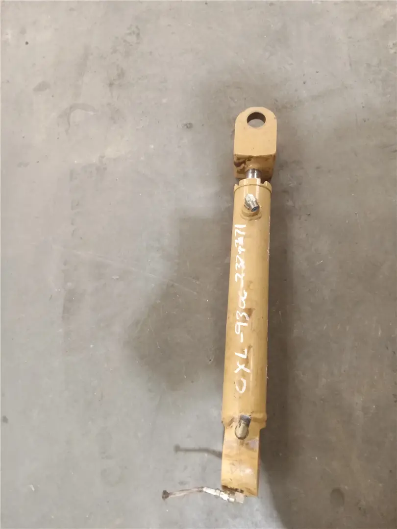 USED STEER CYL image 1