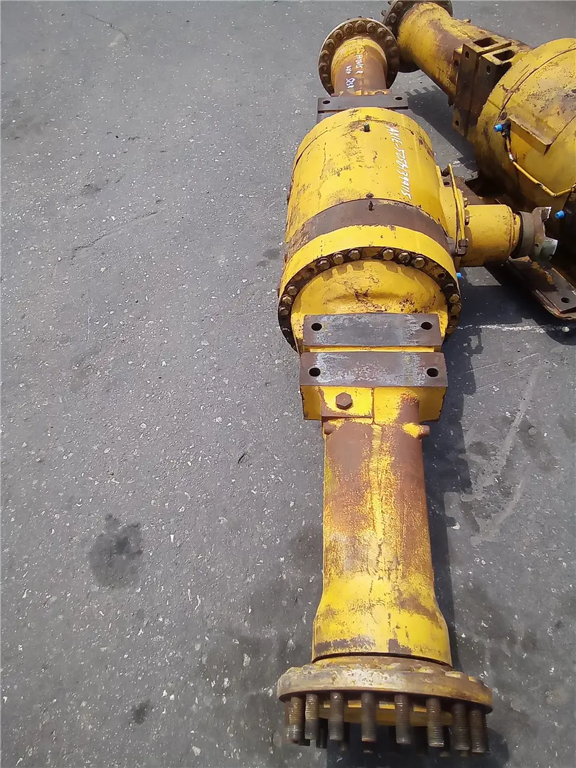 USED REAR AXLE image 1