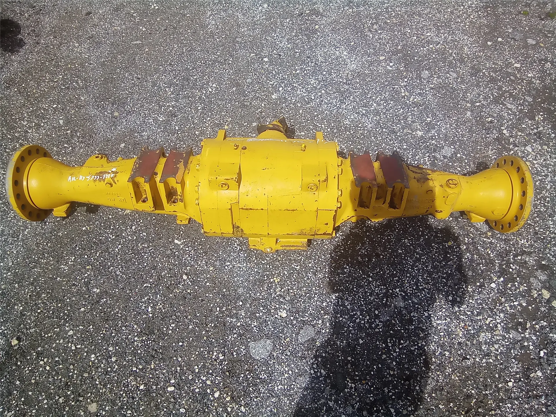 USED REAR AXLE image 1