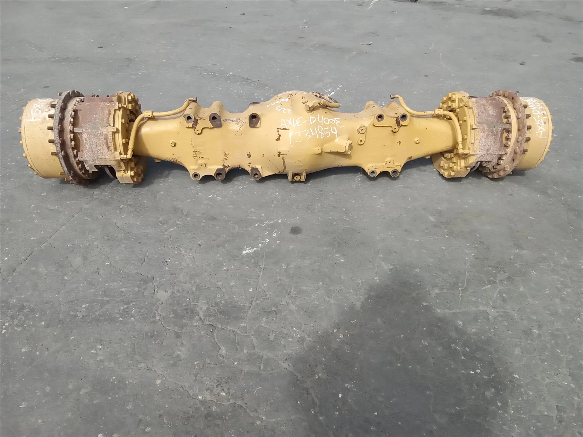 USED REAR AXLE image 1