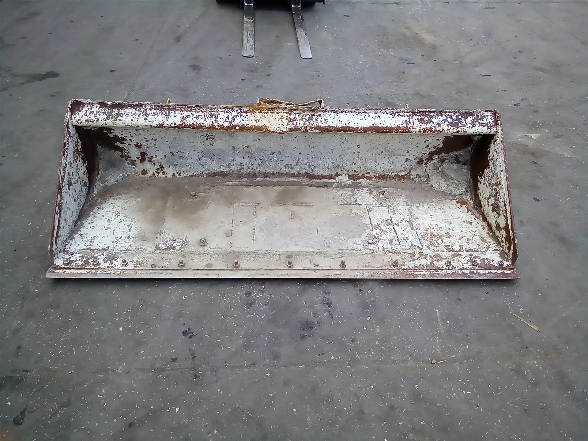 USED 78IN BUCKET image 1