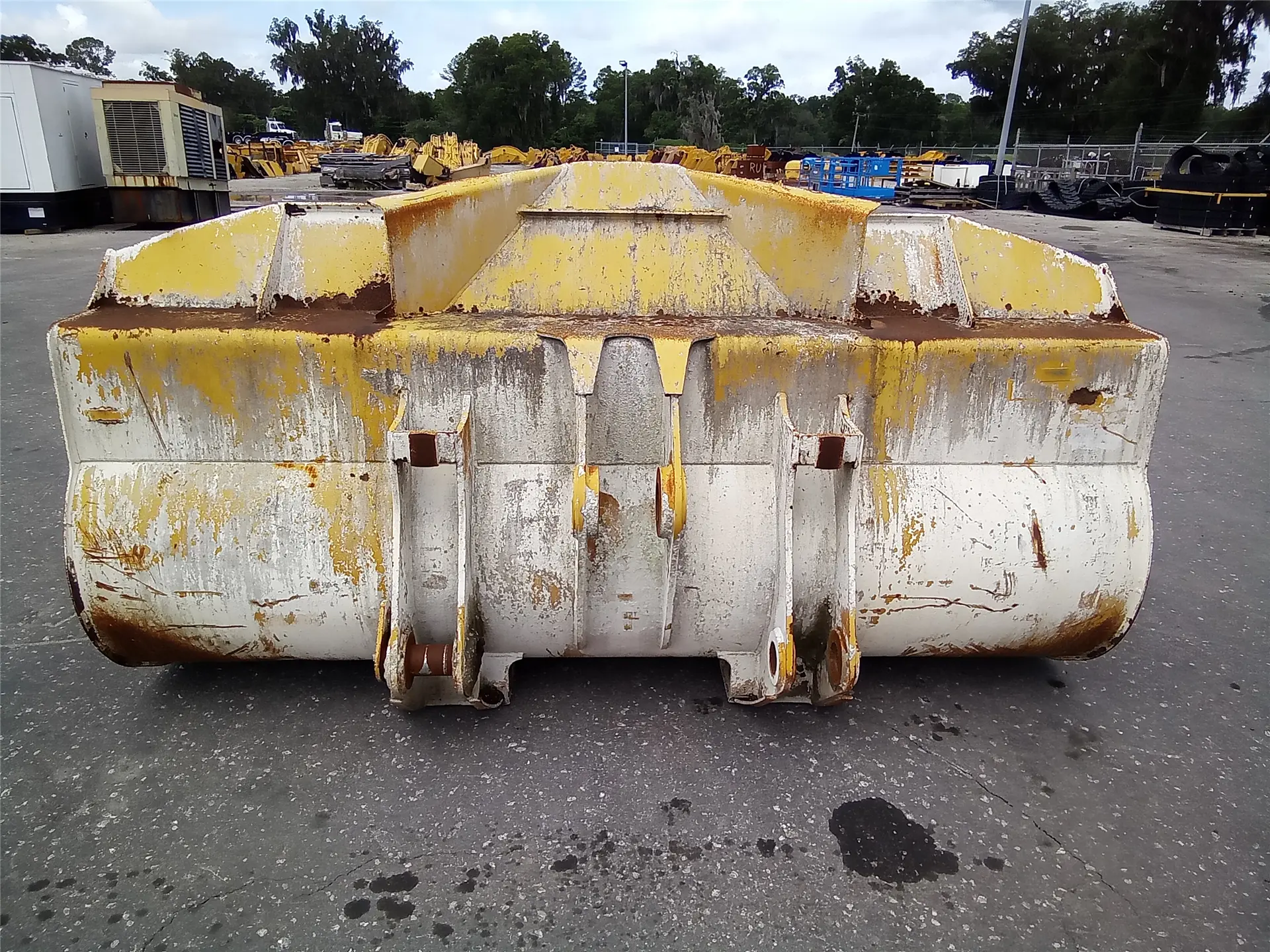 USED 108INCH BUCKE image 1
