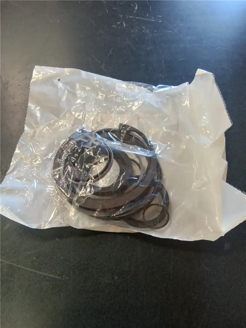 NEW SEAL KIT image 1