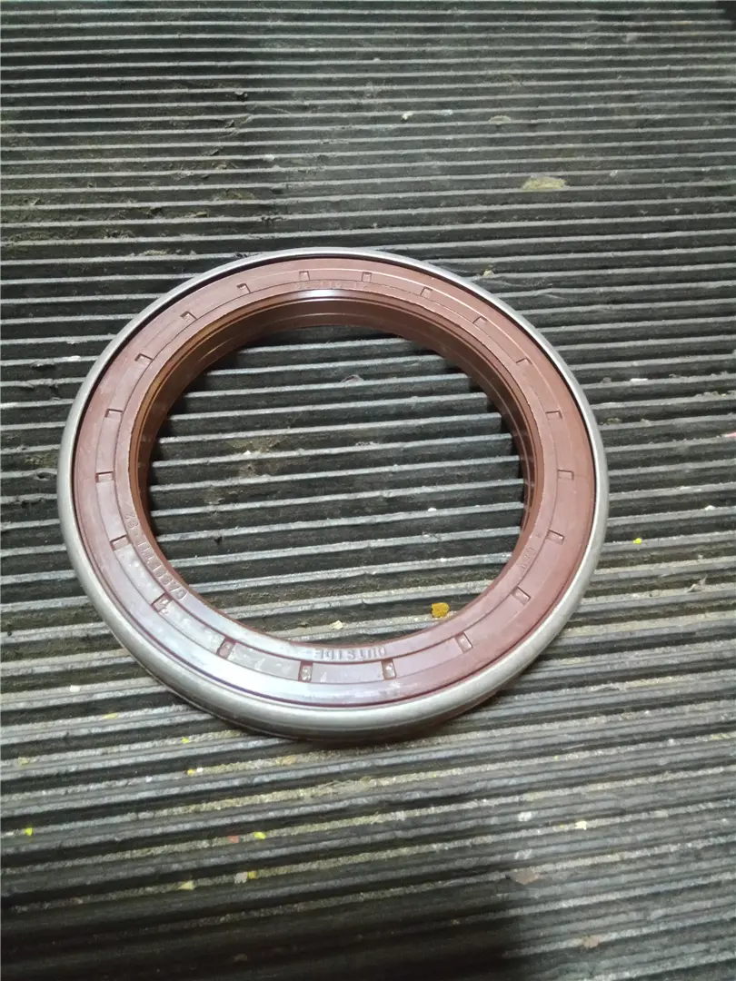 NEW HUB SEAL image 1