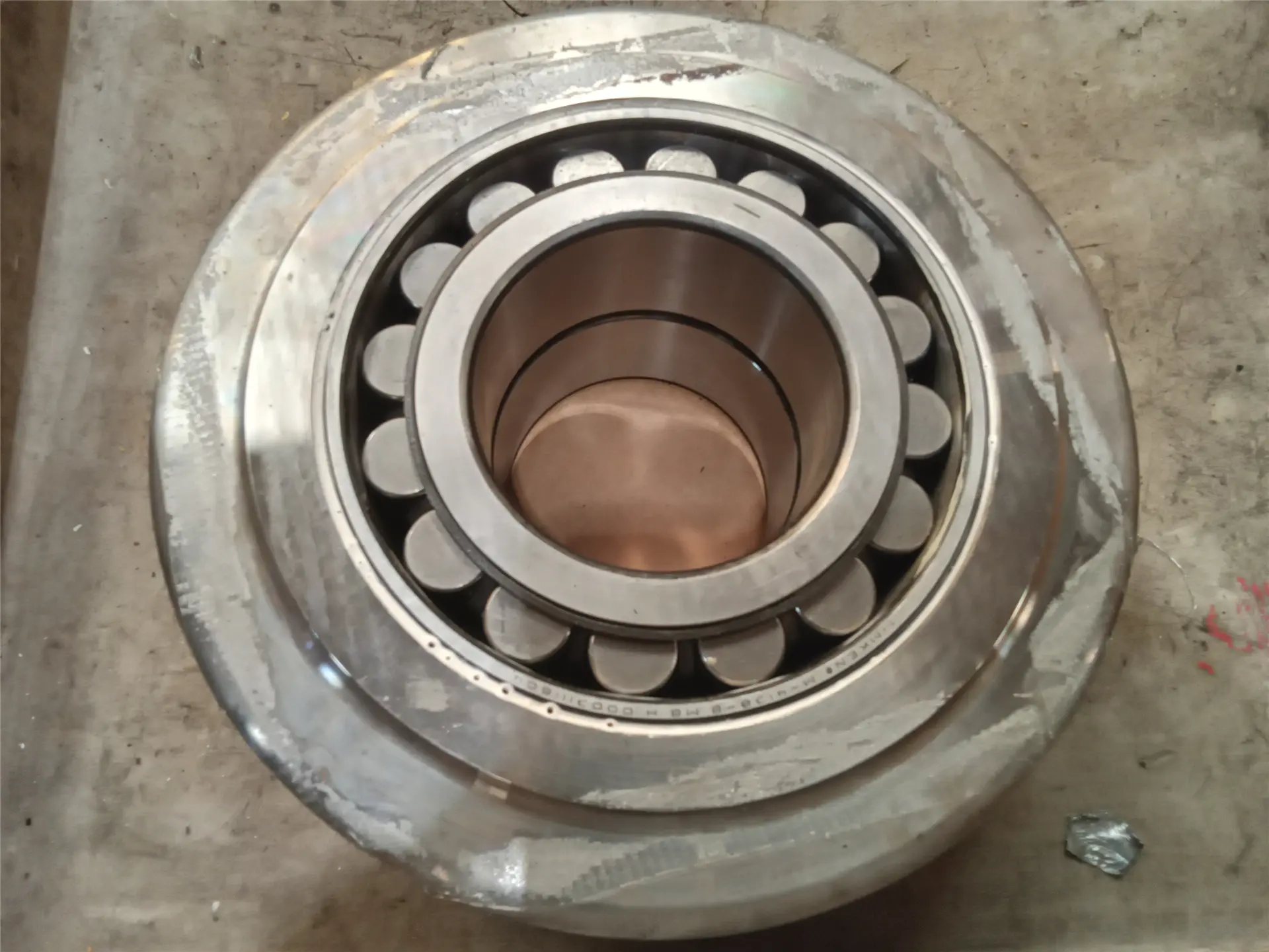NEW BEARING ROLLER image 1