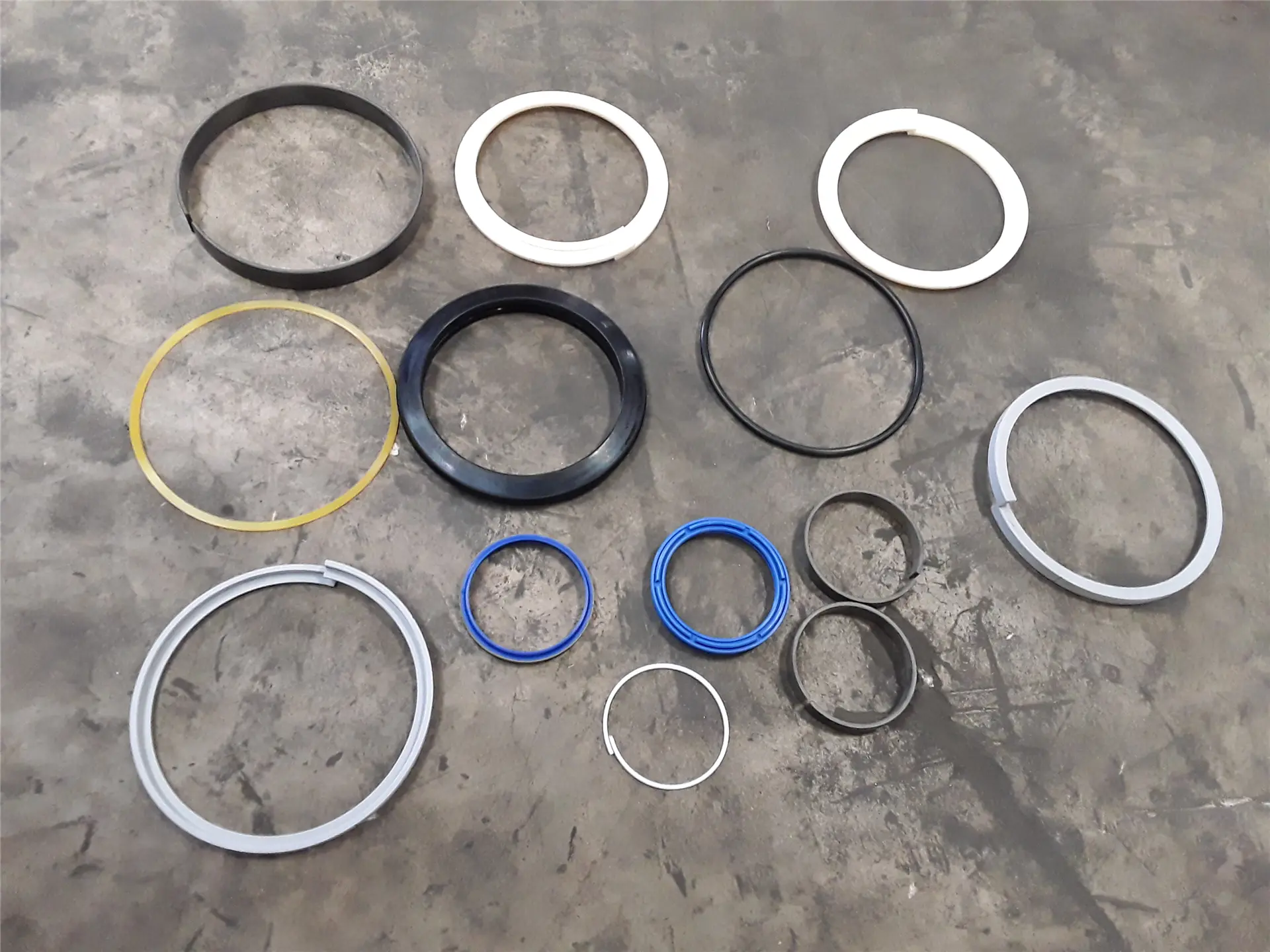 NEW SEAL KIT image 1