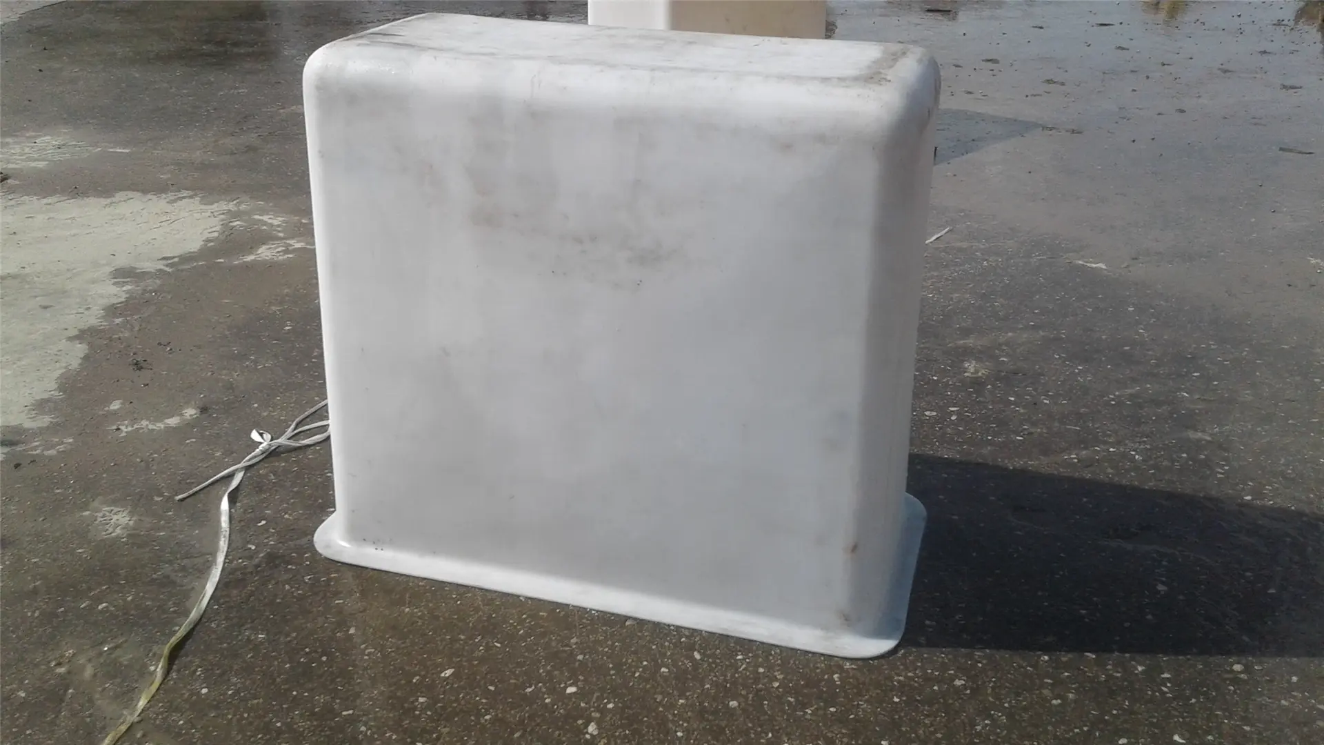 USED BUCKET image 1