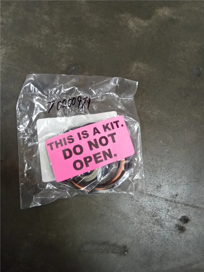 NEW SEAL KIT image 1
