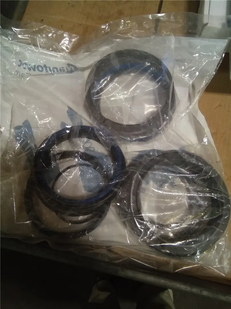 NEW SEAL KIT image 1