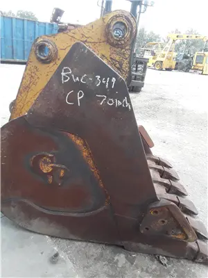 USED 70INCH BUCKET image 1