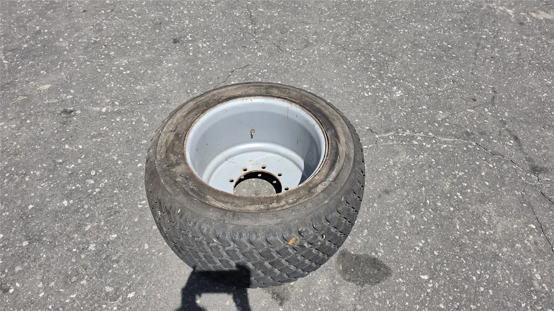 USED TIRE image 1