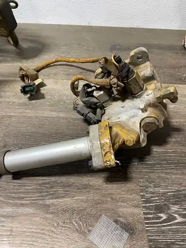 Fuel Filter Base indicator image 5