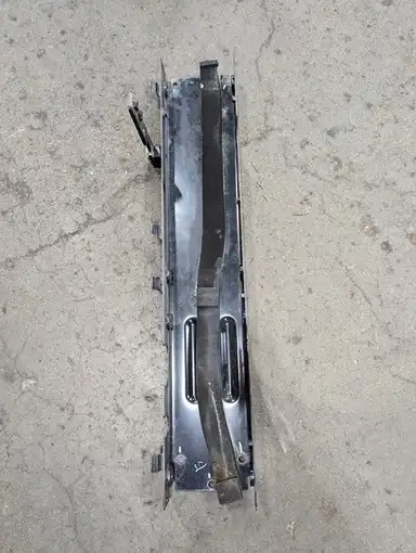 Radiator Bottom Frame indicator image 2