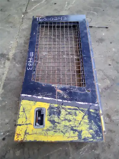 USED RH CAB DOOR indicator image 1