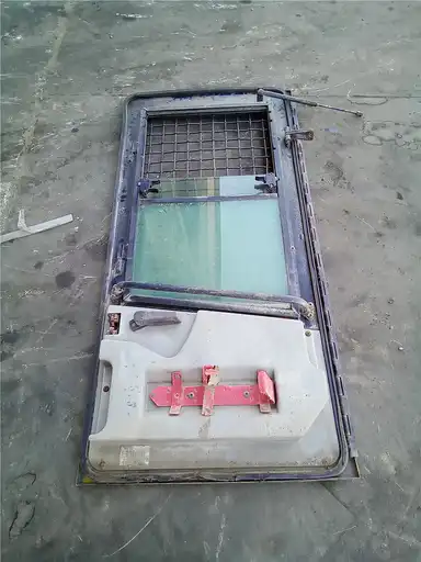 USED LH CAB DOOR G indicator image 3
